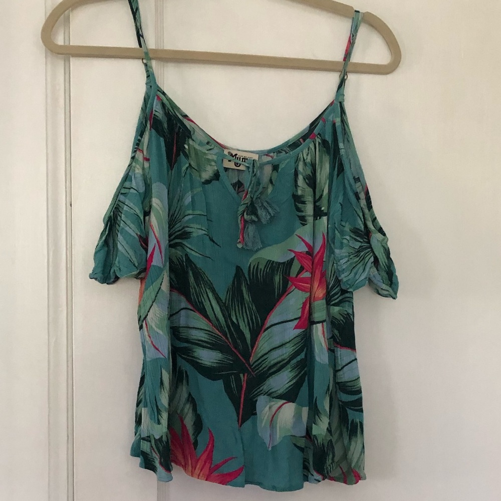 Show me your MuMu cold shoulder top